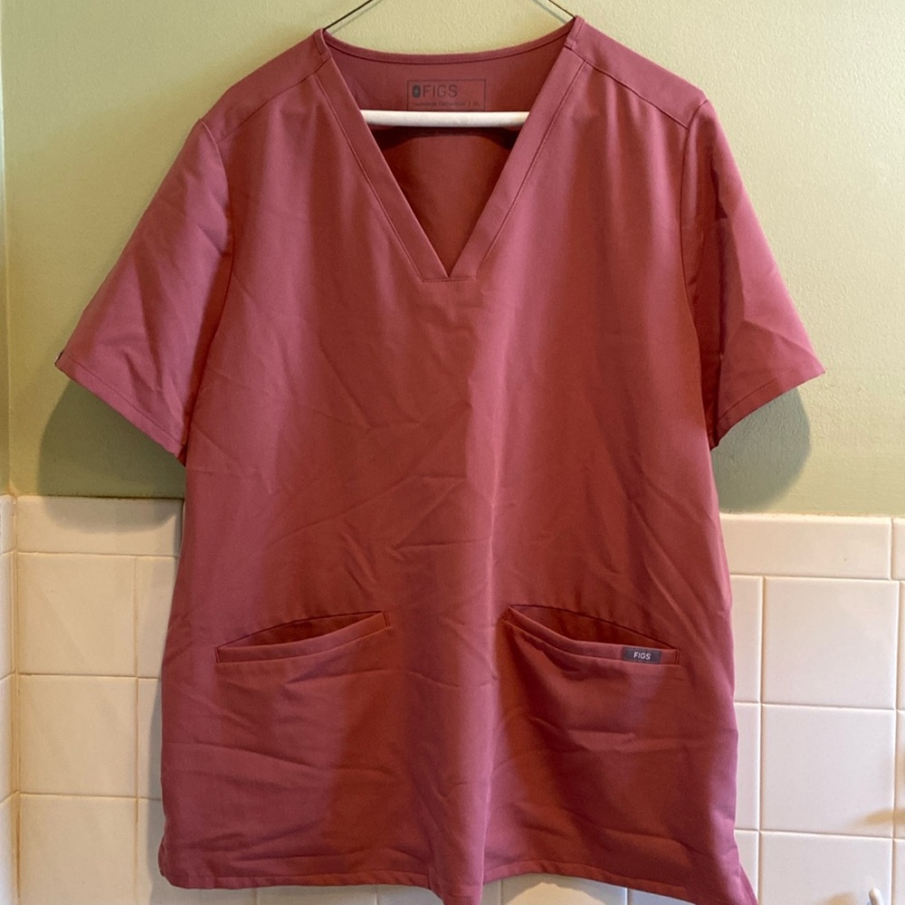 🌺Figs casma three pocket scrub top Size XL